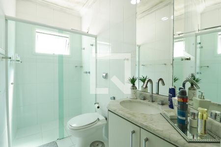 Casa à venda com 350m², 4 quartos e 5 vagasBanheiro da Suíte 1