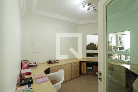 Casa à venda com 350m², 4 quartos e 5 vagasEscritório