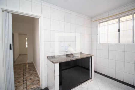 Casa para alugar com 60m², 2 quartos e 2 vagasCozinha