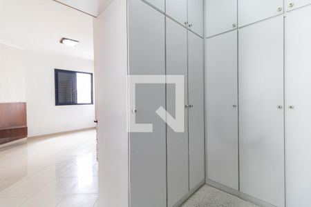 Apartamento à venda com 70m², 2 quartos e 2 vagasCloset da Suíte