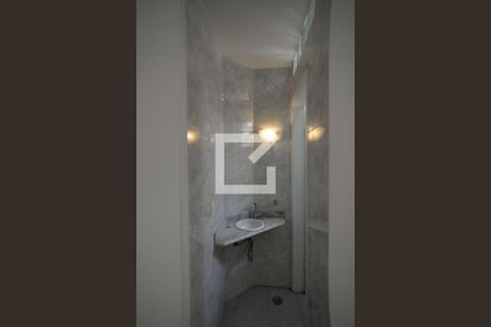 Casa à venda com 105m², 2 quartos e 1 vagaLavabo