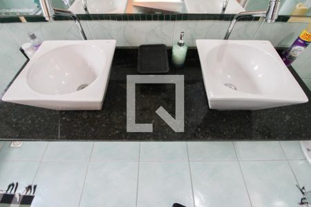 Casa à venda com 500m², 2 quartos e 3 vagasBanheiro Semi - Suíte 1 e 2