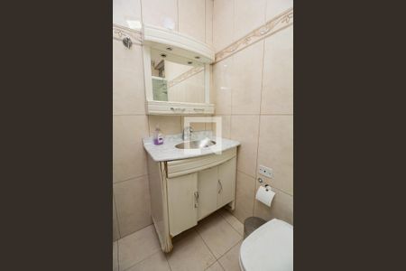 Casa à venda com 160m², 2 quartos e 2 vagasBanheiro 1