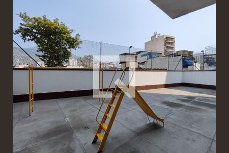 Apartamento para alugar com 98m², 2 quartos e 1 vagaÁrea comum - Playground