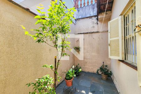 Casa à venda com 110m², 3 quartos e 2 vagas Casa à venda com 110m², 3 quartos e 2 vagasQuintal