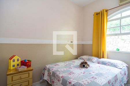 Casa à venda com 300m², 5 quartos e 3 vagasQuarto 2