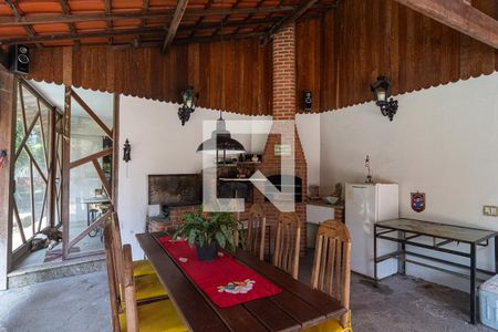 Casa à venda com 300m², 5 quartos e 3 vagasQuintal