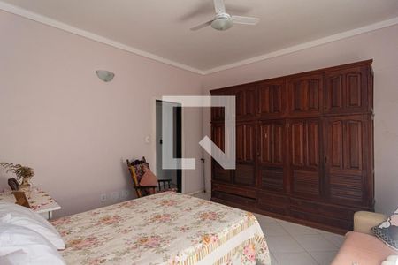Casa à venda com 300m², 5 quartos e 3 vagasSuíte 2