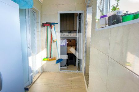 Apartamento à venda com 100m², 2 quartos e 1 vaga Apartamento à venda com 100m², 2 quartos e 1 vagaLavanderia