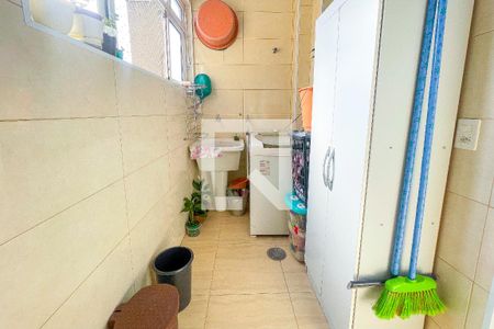 Apartamento à venda com 100m², 2 quartos e 1 vaga Apartamento à venda com 100m², 2 quartos e 1 vagaLavanderia