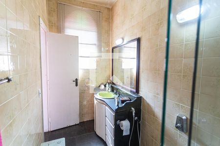 Casa para alugar com 379m², 4 quartos e 4 vagasBanheiro da Suíte 1 no 2° Pavimento