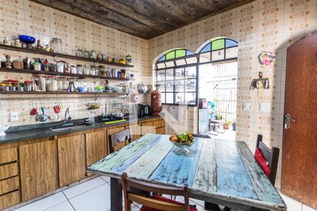 Casa para alugar com 379m², 4 quartos e 4 vagasCozinha