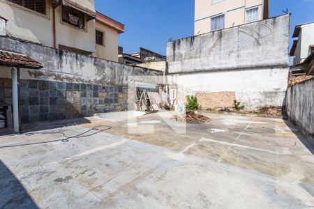 Casa para alugar com 379m², 4 quartos e 4 vagasQuintal