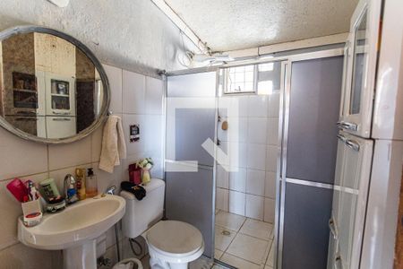 Casa para alugar com 379m², 4 quartos e 4 vagasBanheiro da Suíte 3 na Casa de Fundos