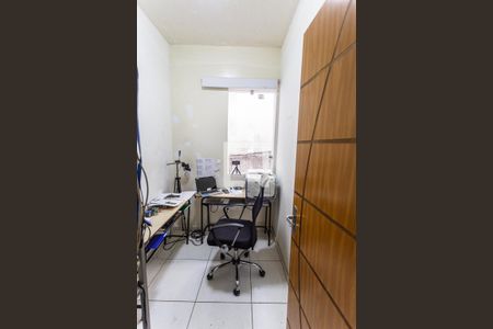 Casa para alugar com 379m², 4 quartos e 4 vagasEscritório