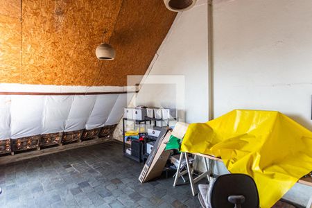 Casa para alugar com 379m², 4 quartos e 4 vagasSuíte 3 na Casa de Fundos