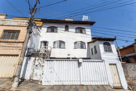 Casa para alugar com 379m², 4 quartos e 4 vagasFachada