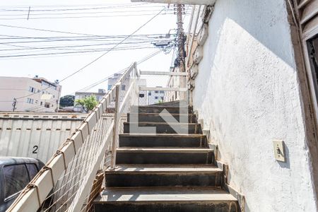 Casa para alugar com 379m², 4 quartos e 4 vagasEscada de Acesso