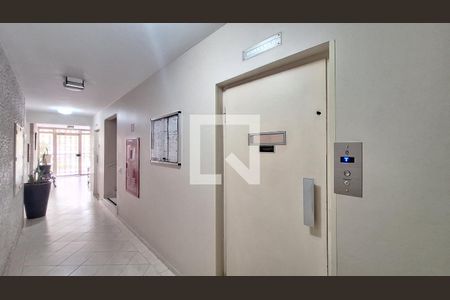Apartamento à venda com 58m², 1 quarto e 1 vagaHall