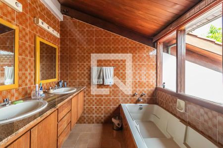 Casa de condomínio à venda com 413m², 3 quartos e 2 vagasBanheiro 2