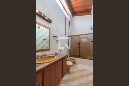 Casa de condomínio à venda com 413m², 3 quartos e 2 vagasBanheiro 1