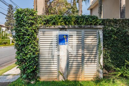 Casa de condomínio à venda com 413m², 3 quartos e 2 vagasFachada