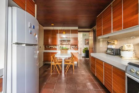 Casa de condomínio à venda com 413m², 3 quartos e 2 vagasCozinha