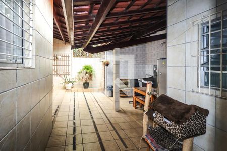 Casa à venda com 400m², 2 quartos e sem vagaÁrea de Serviço