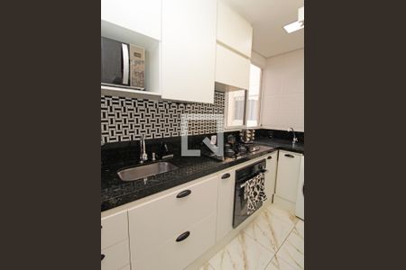 Cozinha de apartamento para alugar com 2 quartos, 40m² em Vila Santos, São Paulo