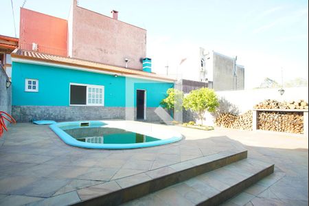 Casa à venda com 262m², 3 quartos e 3 vagasFundos Churrasqueira e Piscina