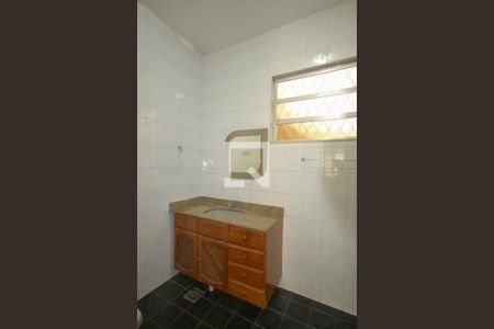 Casa para alugar com 220m², 3 quartos e 2 vagas Casa para alugar com 220m², 3 quartos e 2 vagasQuarto 2-Banheiro