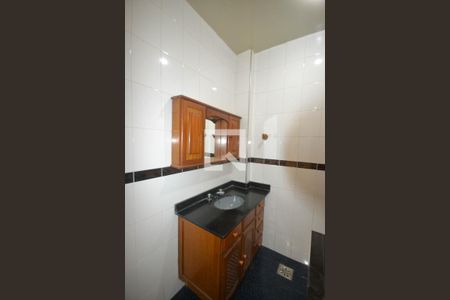 Casa para alugar com 220m², 3 quartos e 2 vagas Casa para alugar com 220m², 3 quartos e 2 vagasBanheiro Social