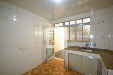 Casa para alugar com 220m², 3 quartos e 2 vagas Casa para alugar com 220m², 3 quartos e 2 vagasCozinha