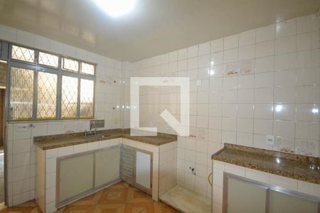 Casa para alugar com 220m², 3 quartos e 2 vagas Casa para alugar com 220m², 3 quartos e 2 vagasCozinha