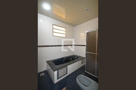 Casa para alugar com 220m², 3 quartos e 2 vagas Casa para alugar com 220m², 3 quartos e 2 vagasBanheiro Social