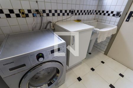 Apartamento à venda com 145m², 1 quarto e 2 vagas Apartamento à venda com 145m², 1 quarto e 2 vagasÁrea de Serviço