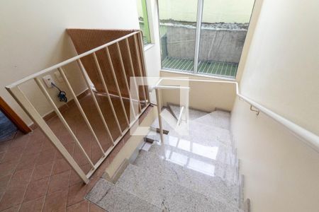 Casa à venda com 263m², 3 quartos e 2 vagasEscada