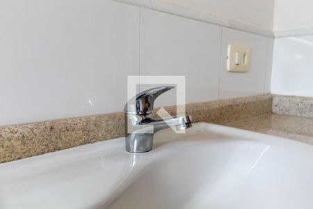 Casa à venda com 263m², 3 quartos e 2 vagasBanheiro - torneira