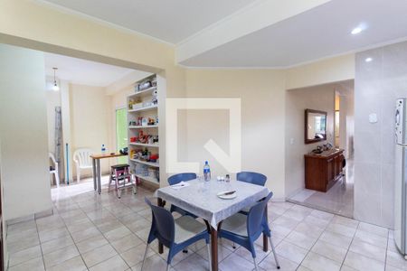 Casa à venda com 263m², 3 quartos e 2 vagasCozinha