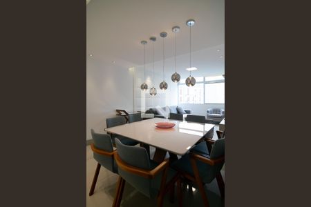 Apartamento à venda com 108m², 3 quartos e 1 vagaSala