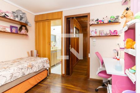 Casa à venda com 300m², 4 quartos e 1 vagaQuarto 2 - Suíte