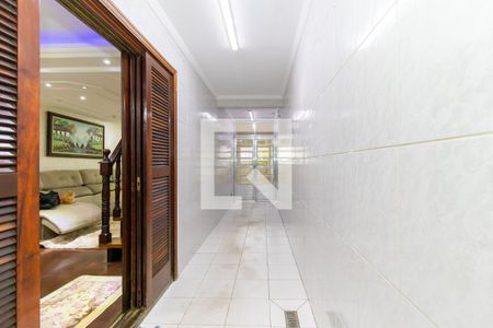 Casa à venda com 300m², 4 quartos e 1 vagaCorredor do Piso Inferior