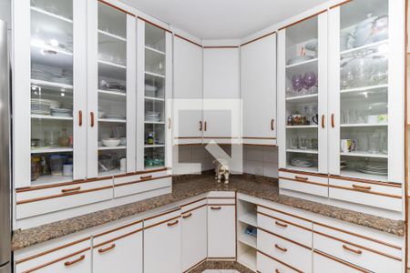 Casa à venda com 300m², 4 quartos e 1 vagaCozinha - Armários