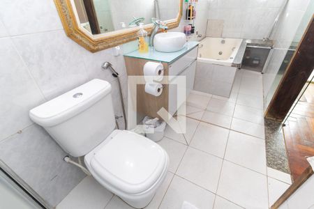 Casa à venda com 300m², 4 quartos e 1 vagaBanheiro da Suíte 1