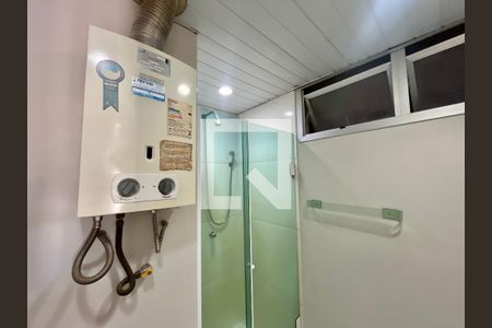 Apartamento para alugar com 95m², 2 quartos e 1 vaga Apartamento para alugar com 95m², 2 quartos e 1 vagaBanheiro da suíte