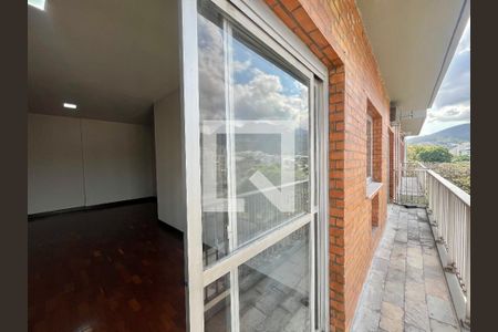 Apartamento para alugar com 95m², 2 quartos e 1 vaga Apartamento para alugar com 95m², 2 quartos e 1 vagaVaranda