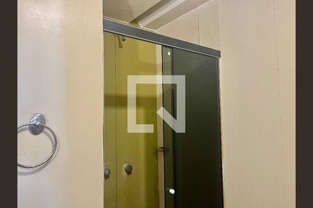 Apartamento para alugar com 95m², 2 quartos e 1 vaga Apartamento para alugar com 95m², 2 quartos e 1 vagaBanheiro social