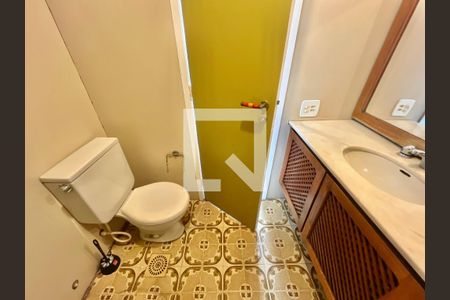 Apartamento para alugar com 95m², 2 quartos e 1 vaga Apartamento para alugar com 95m², 2 quartos e 1 vagaBanheiro social