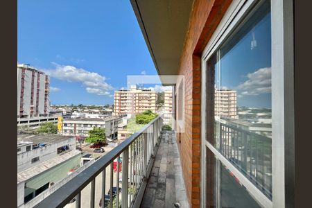 Apartamento para alugar com 95m², 2 quartos e 1 vaga Apartamento para alugar com 95m², 2 quartos e 1 vagaVaranda da suíte que se comunicar com a sala