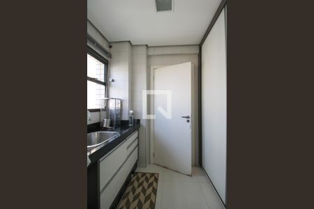 Apartamento para alugar com 552m², 5 quartos e 5 vagasÁrea de Serviço